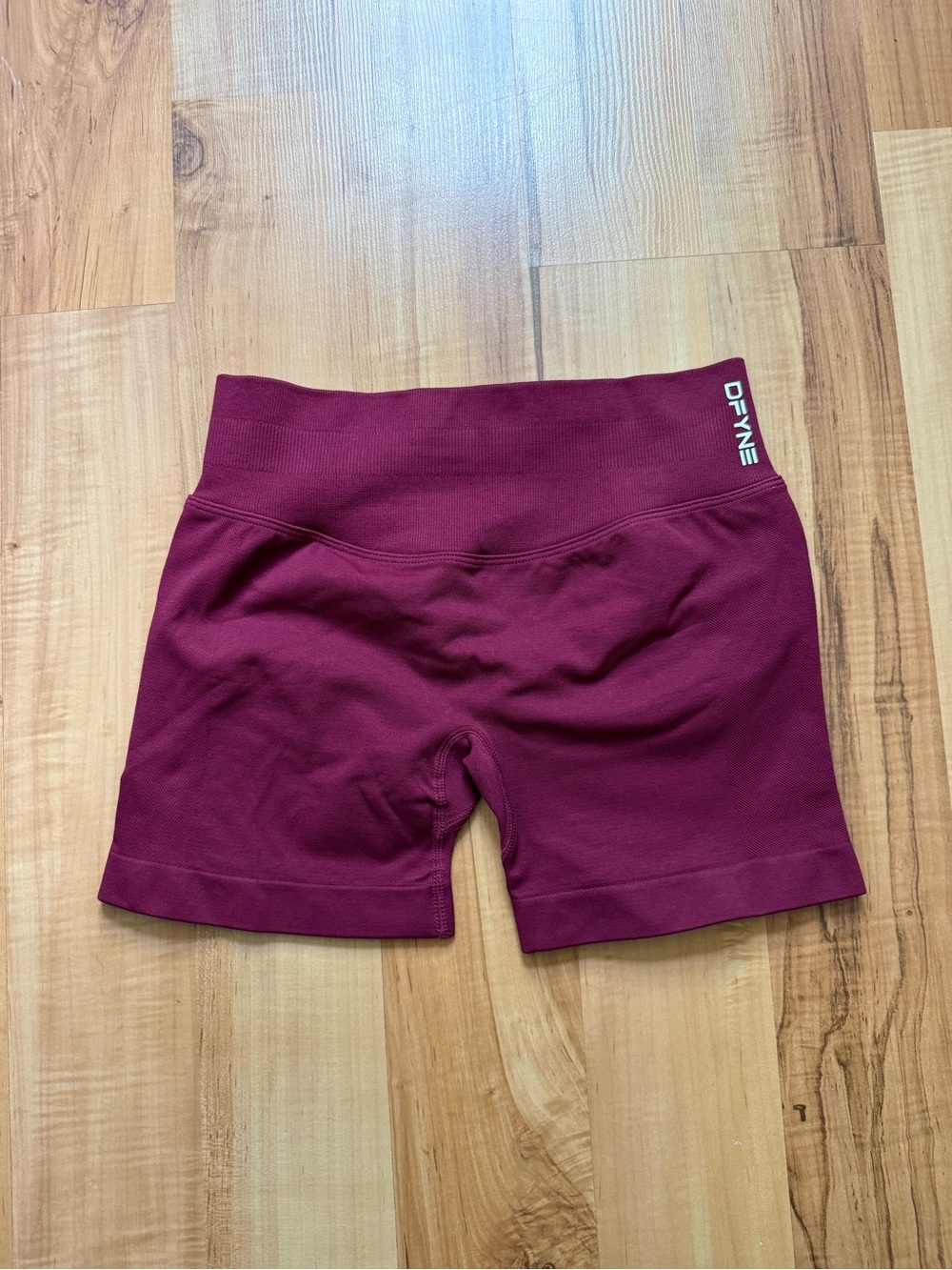 Winter Berry Dfyne impact 4.5” shorts size small